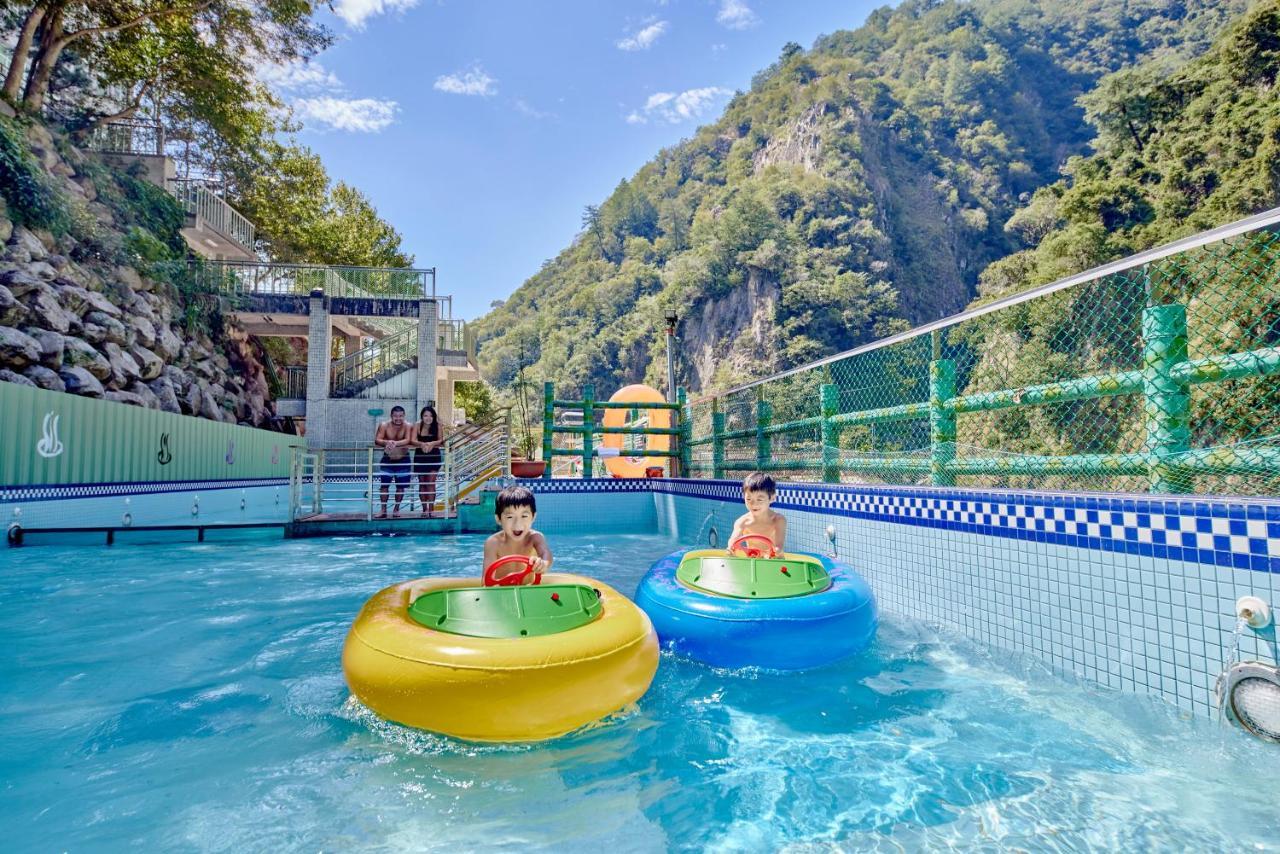 Uni-Resort Ku-Kuan Heping  Buitenkant foto