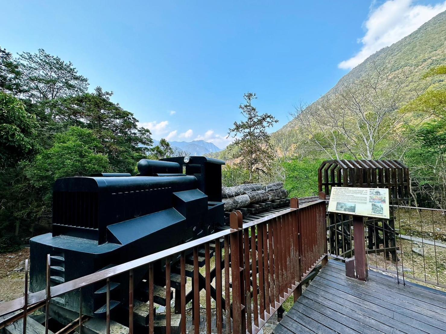 Uni-Resort Ku-Kuan Heping  Buitenkant foto
